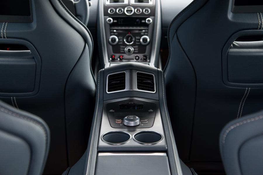 Детали интерьера Aston Martin Rapide S 2013 года  (фото 58 из 69)